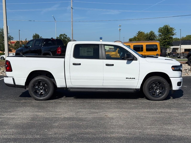 Ram 1500 Vehicle Full-screen Gallery Image 2