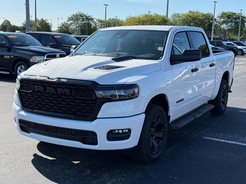 Ram 1500 Vehicle Full-screen Gallery Image 8