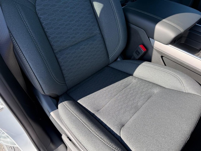 Ram 1500 Vehicle Full-screen Gallery Image 15