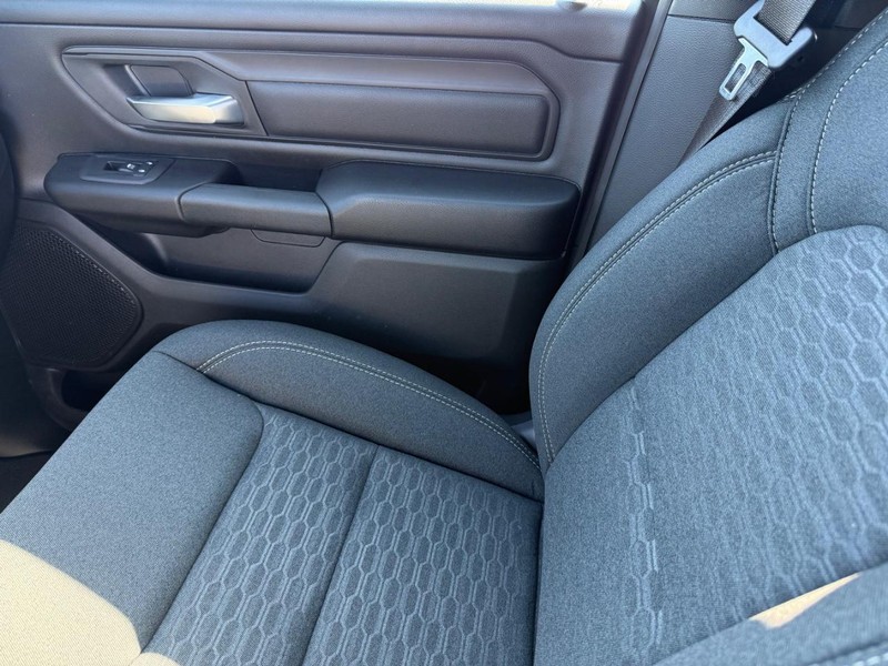 Ram 1500 Vehicle Full-screen Gallery Image 27