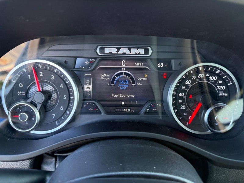 Ram 1500 Vehicle Full-screen Gallery Image 28