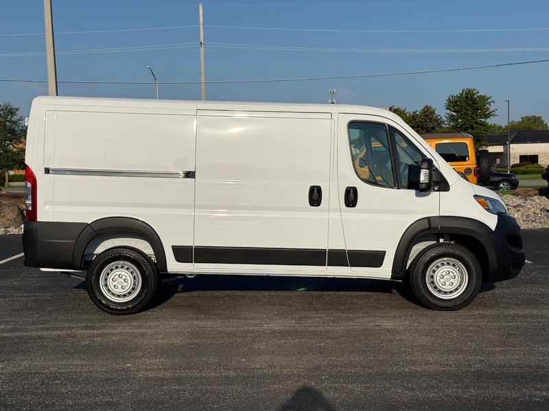 Ram ProMaster Cargo Van Vehicle Full-screen Gallery Image 2
