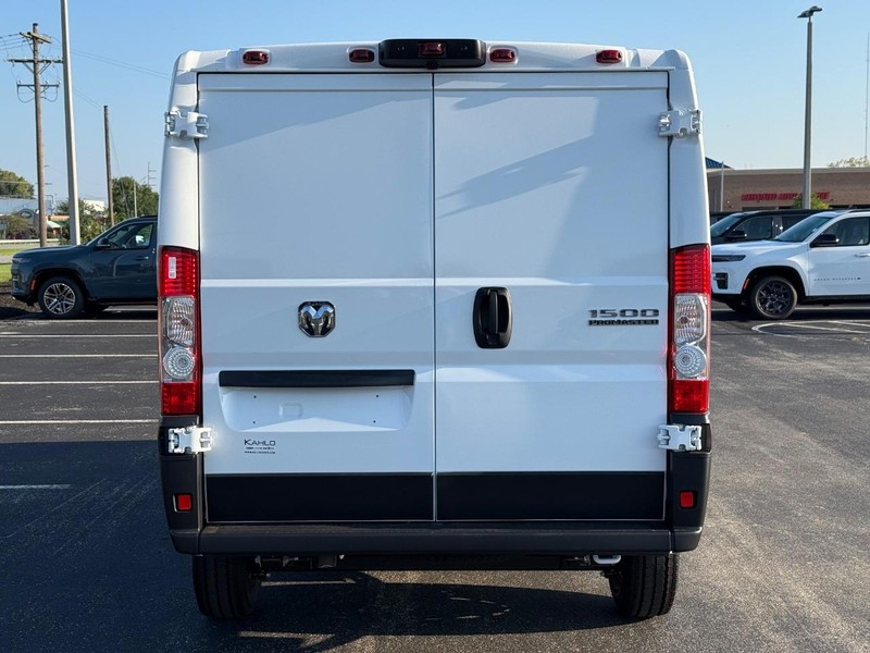 Ram ProMaster Cargo Van Vehicle Full-screen Gallery Image 4