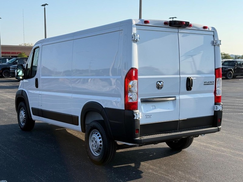 Ram ProMaster Cargo Van Vehicle Full-screen Gallery Image 5