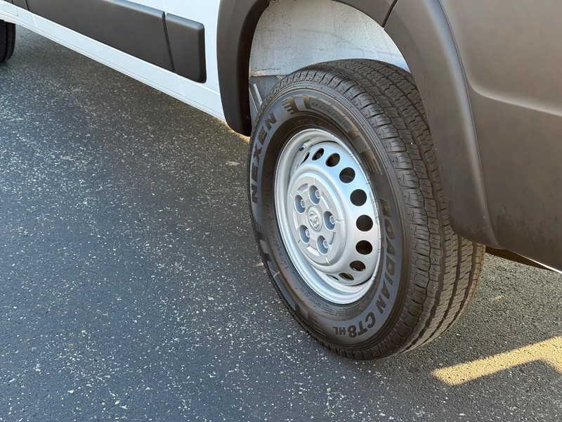 Ram ProMaster Cargo Van Vehicle Full-screen Gallery Image 6