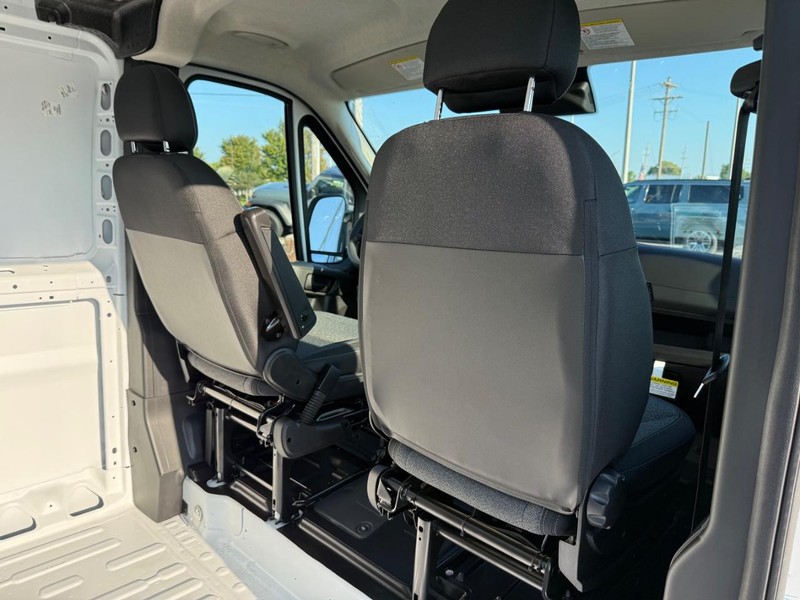 Ram ProMaster Cargo Van Vehicle Full-screen Gallery Image 11