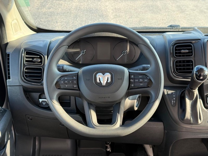 Ram ProMaster Cargo Van Vehicle Full-screen Gallery Image 14