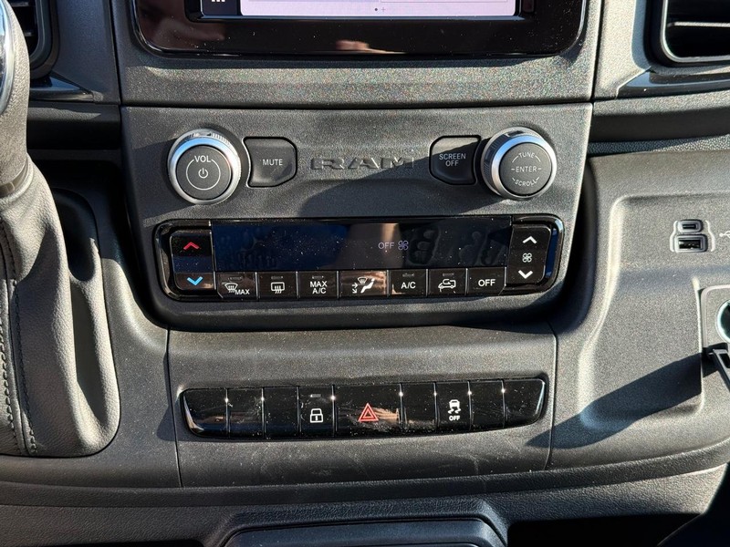 Ram ProMaster Cargo Van Vehicle Full-screen Gallery Image 25