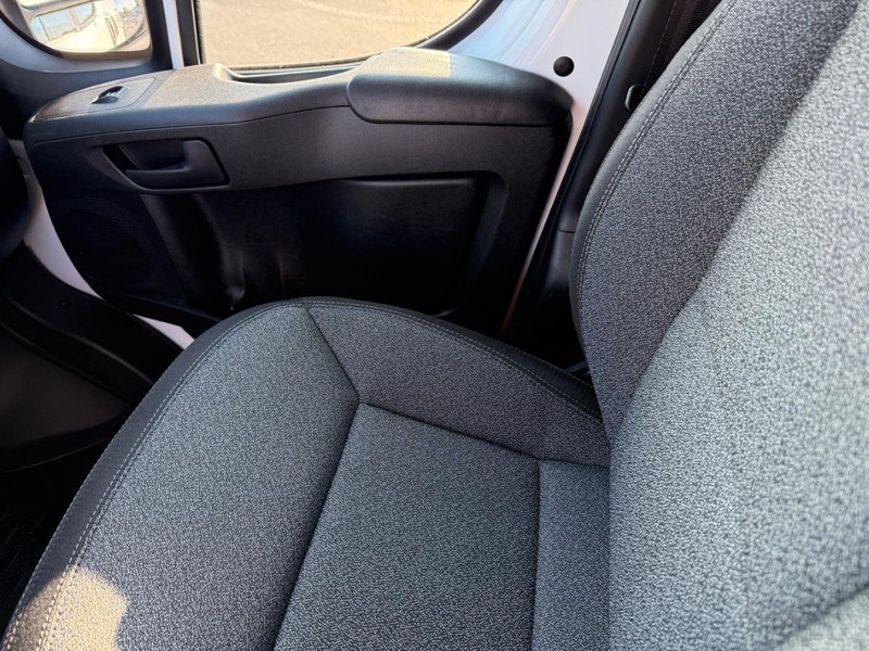 Ram ProMaster Cargo Van Vehicle Full-screen Gallery Image 27