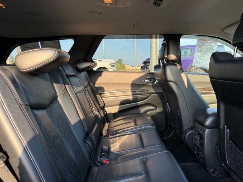Dodge Durango Vehicle Full-screen Gallery Image 11