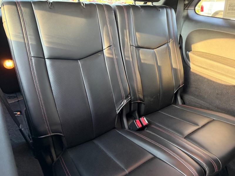 Dodge Durango Vehicle Full-screen Gallery Image 12