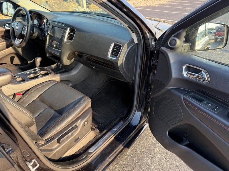 Dodge Durango Vehicle Full-screen Gallery Image 16