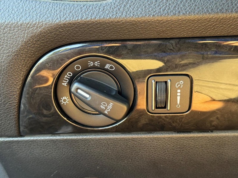 Dodge Durango Vehicle Full-screen Gallery Image 31
