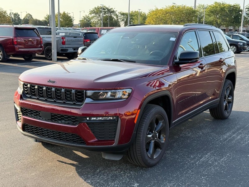 Jeep Grand Cherokee Vehicle Full-screen Gallery Image 9