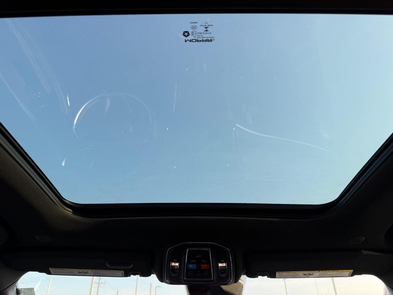 Jeep Grand Cherokee Vehicle Full-screen Gallery Image 13