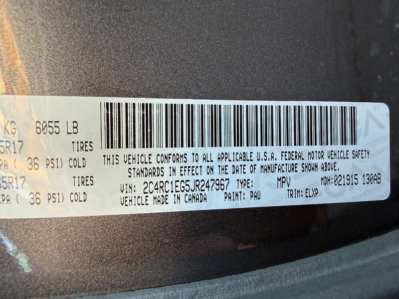 Chrysler Pacifica Vehicle Full-screen Gallery Image 33