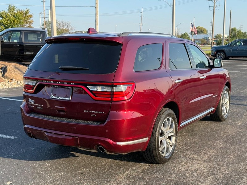 Dodge Durango Vehicle Full-screen Gallery Image 3