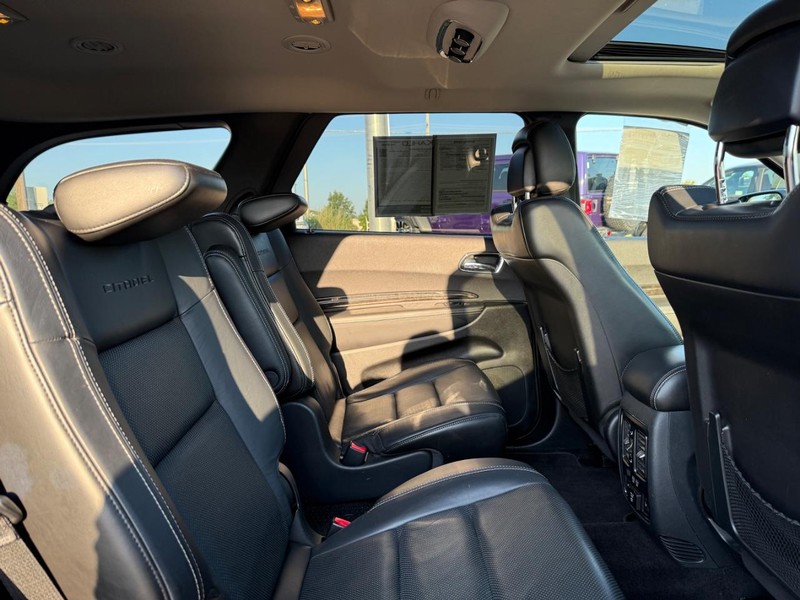 Dodge Durango Vehicle Full-screen Gallery Image 11