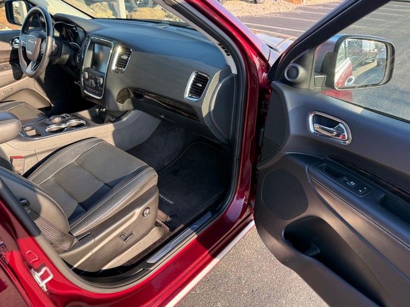 Dodge Durango Vehicle Full-screen Gallery Image 17