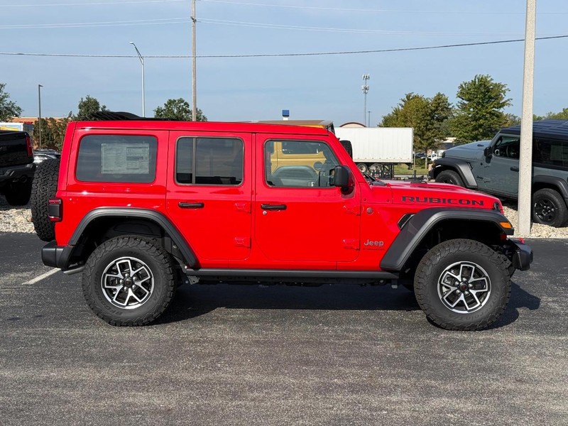 Jeep Wrangler Vehicle Full-screen Gallery Image 2