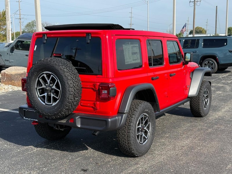 Jeep Wrangler Vehicle Full-screen Gallery Image 3