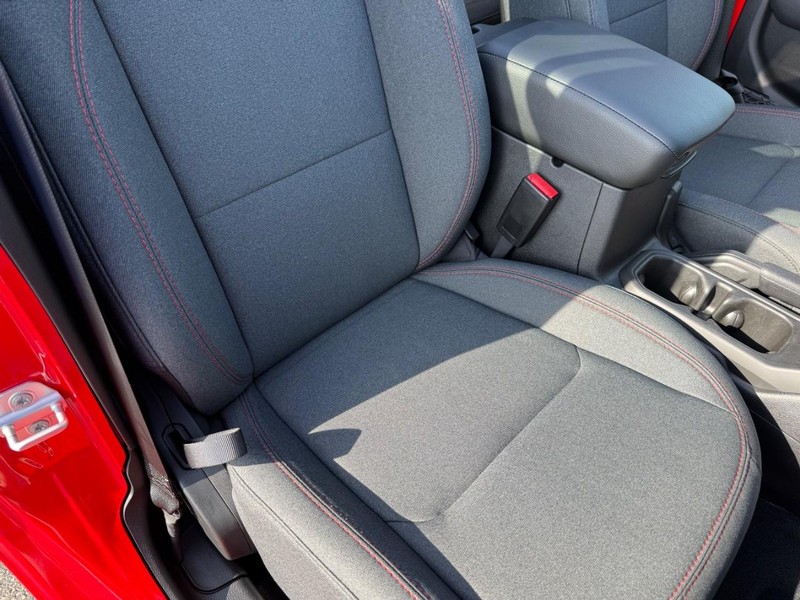 Jeep Wrangler Vehicle Full-screen Gallery Image 16