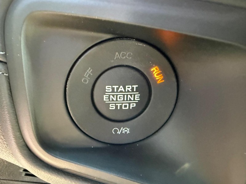 Jeep Wrangler Vehicle Full-screen Gallery Image 22