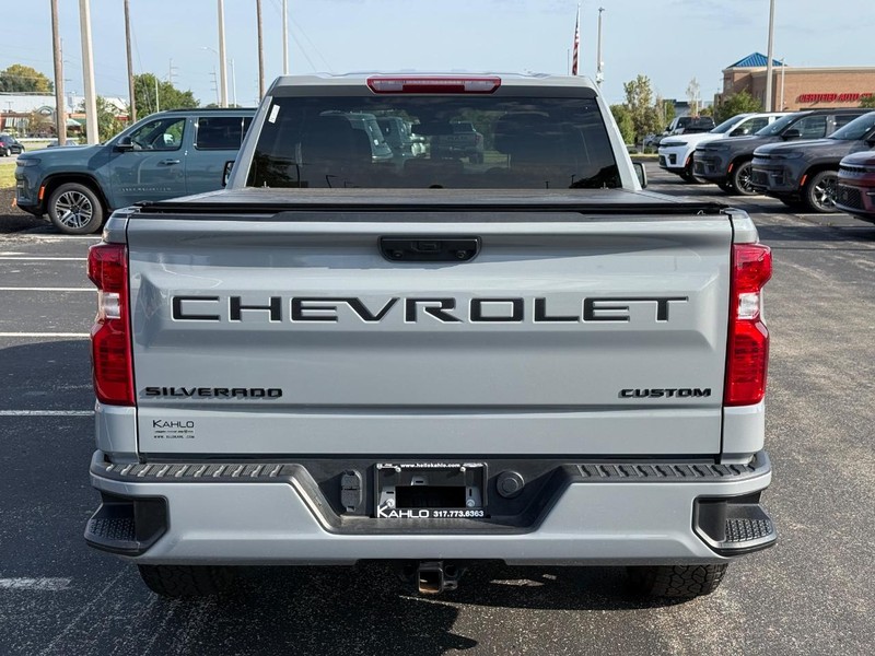 Chevrolet Silverado 1500 Vehicle Full-screen Gallery Image 04