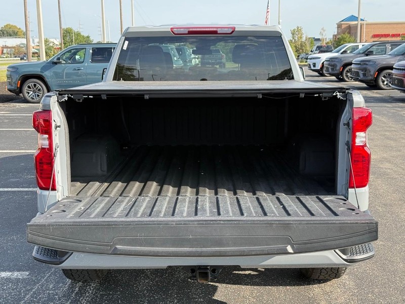 Chevrolet Silverado 1500 Vehicle Full-screen Gallery Image 07