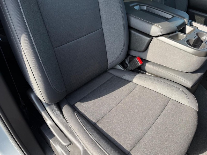 Chevrolet Silverado 1500 Vehicle Full-screen Gallery Image 15