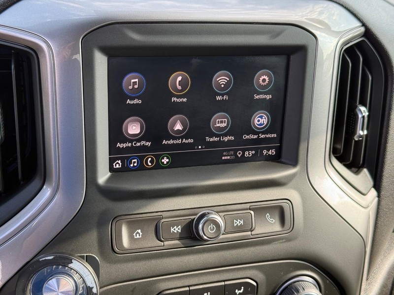 Chevrolet Silverado 1500 Vehicle Full-screen Gallery Image 21