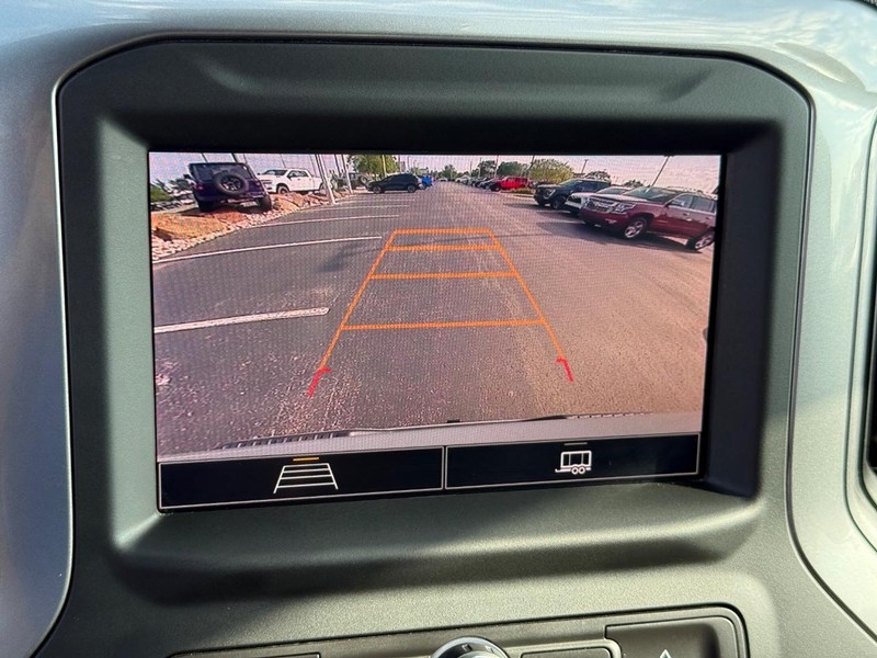 Chevrolet Silverado 1500 Vehicle Full-screen Gallery Image 22