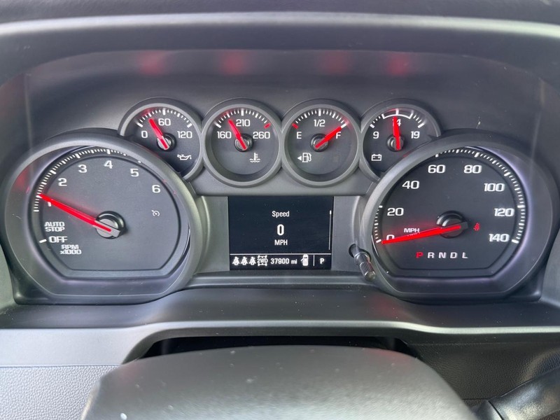 Chevrolet Silverado 1500 Vehicle Full-screen Gallery Image 26