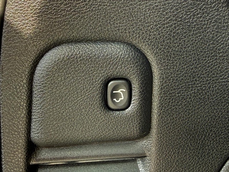 Jeep Grand Cherokee Vehicle Full-screen Gallery Image 8