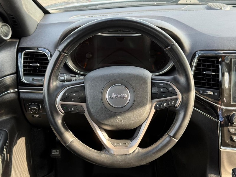 Jeep Grand Cherokee Vehicle Full-screen Gallery Image 15