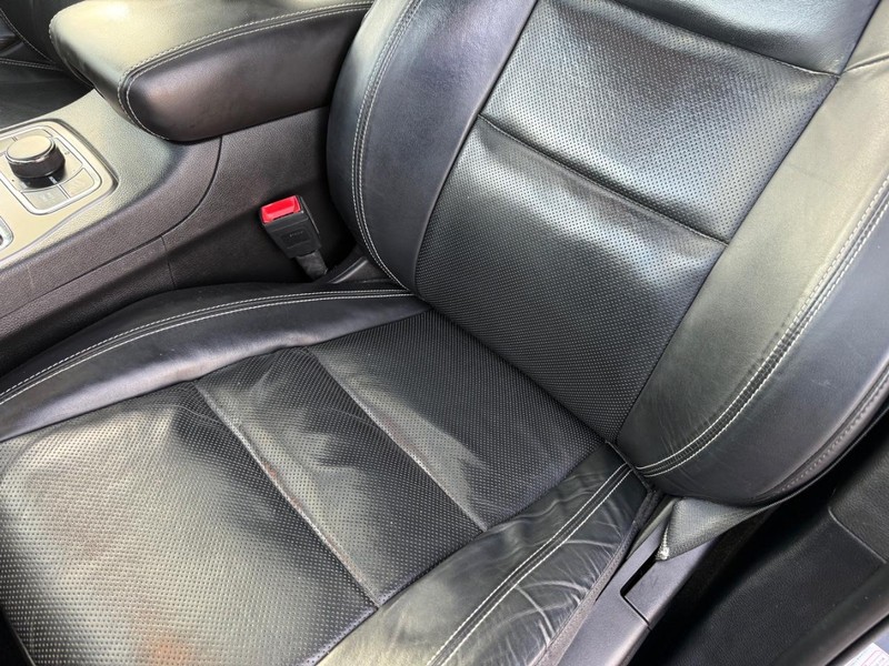 Jeep Grand Cherokee Vehicle Full-screen Gallery Image 33