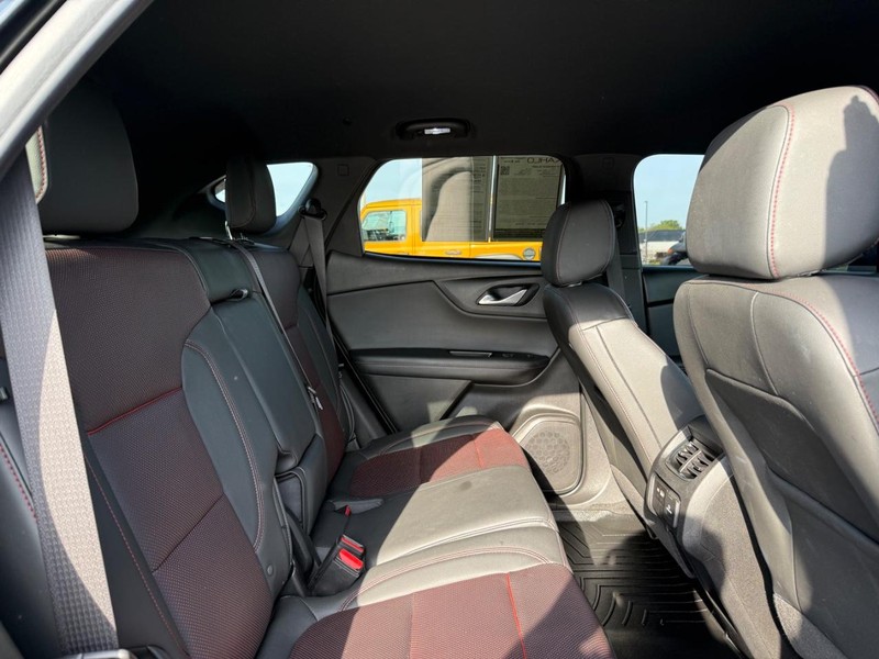 Chevrolet Blazer Vehicle Full-screen Gallery Image 11