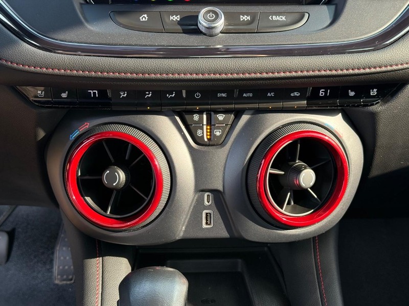 Chevrolet Blazer Vehicle Full-screen Gallery Image 26