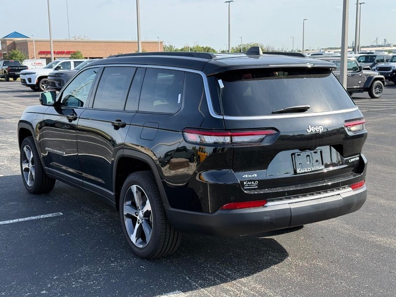 Jeep Grand Cherokee L Vehicle Full-screen Gallery Image 5