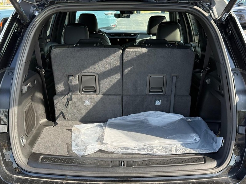 Jeep Grand Cherokee L Vehicle Full-screen Gallery Image 7