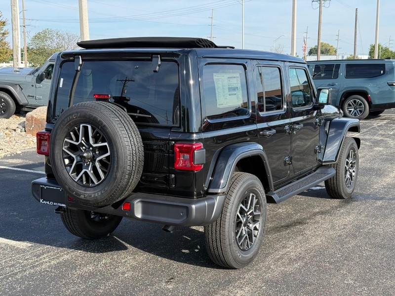 Jeep Wrangler Vehicle Full-screen Gallery Image 3