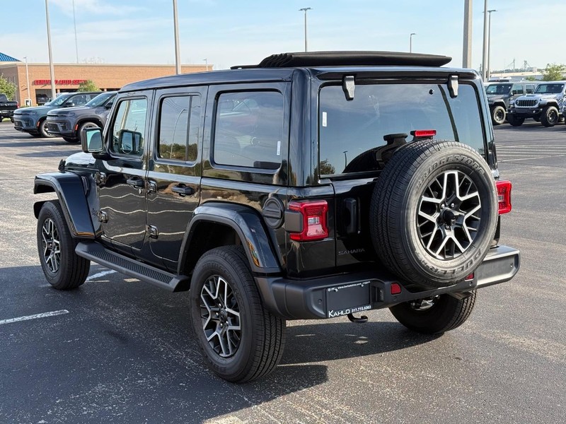 Jeep Wrangler Vehicle Full-screen Gallery Image 5
