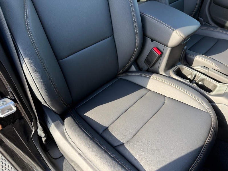 Jeep Wrangler Vehicle Full-screen Gallery Image 16
