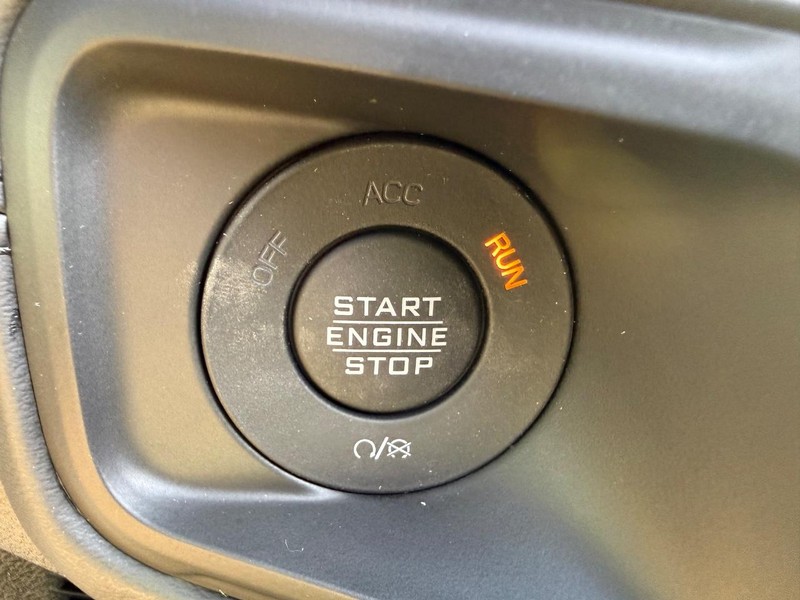 Jeep Wrangler Vehicle Full-screen Gallery Image 21