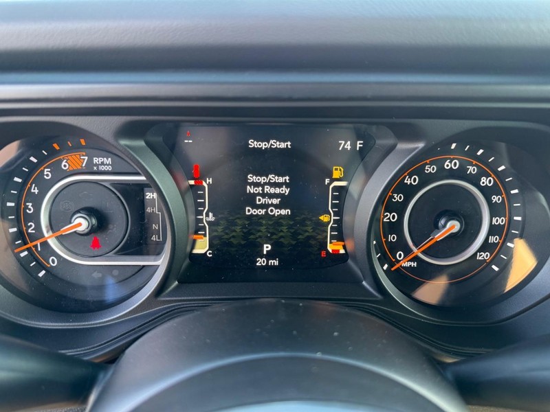 Jeep Wrangler Vehicle Full-screen Gallery Image 29