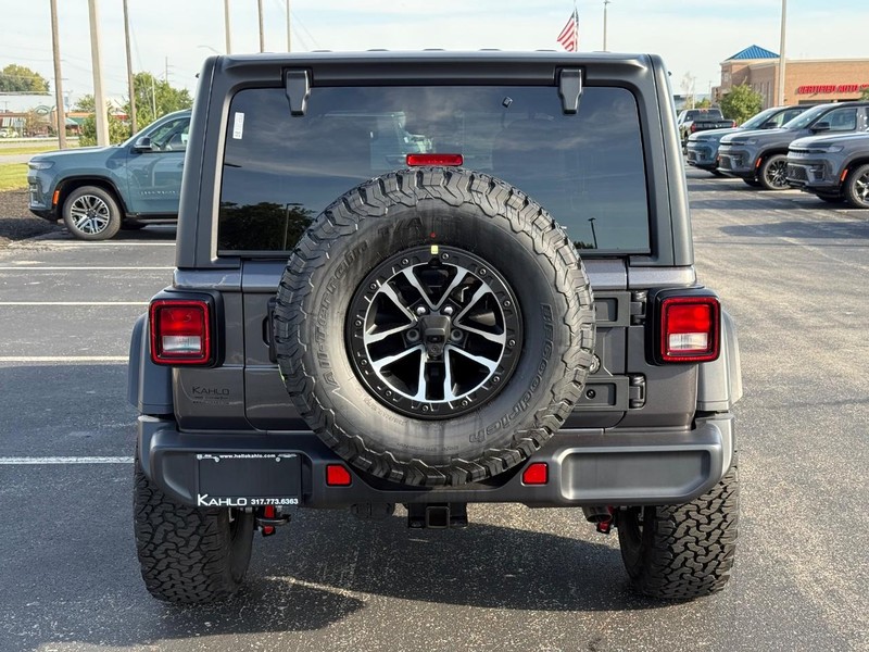 Jeep Wrangler Vehicle Full-screen Gallery Image 4