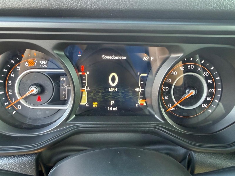 Jeep Wrangler Vehicle Full-screen Gallery Image 27