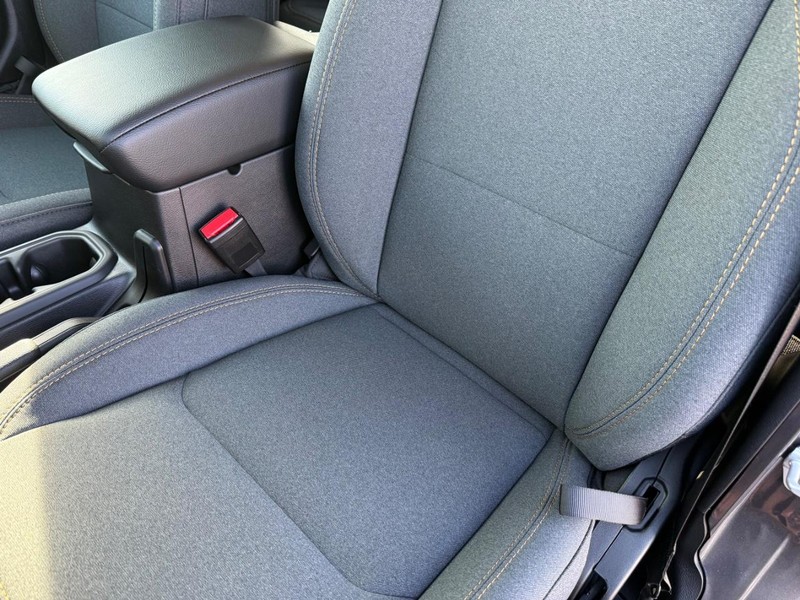 Jeep Wrangler Vehicle Full-screen Gallery Image 31