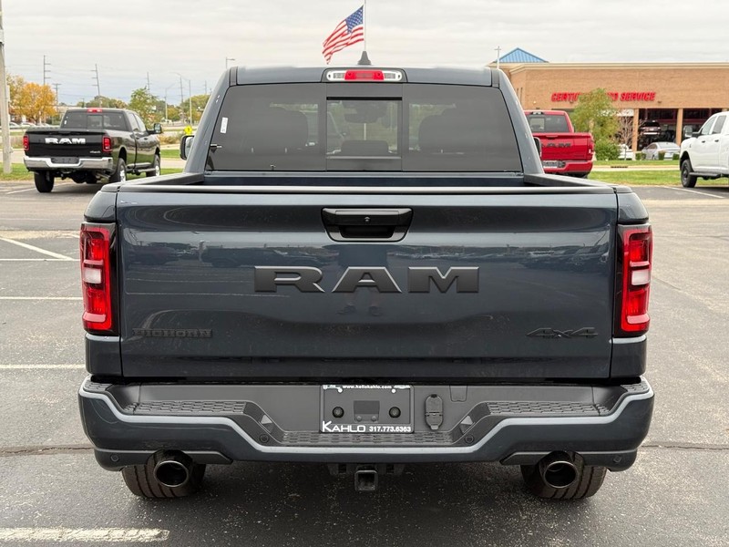 Ram 1500 Vehicle Full-screen Gallery Image 4