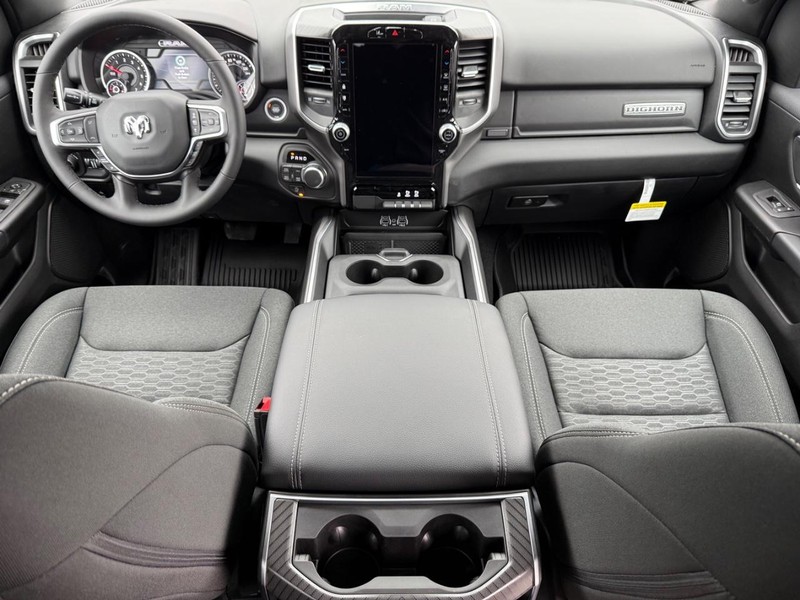 Ram 1500 Vehicle Full-screen Gallery Image 12